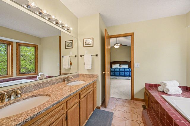 675 Bridle Ridge Circle, Eagan, MN 55123