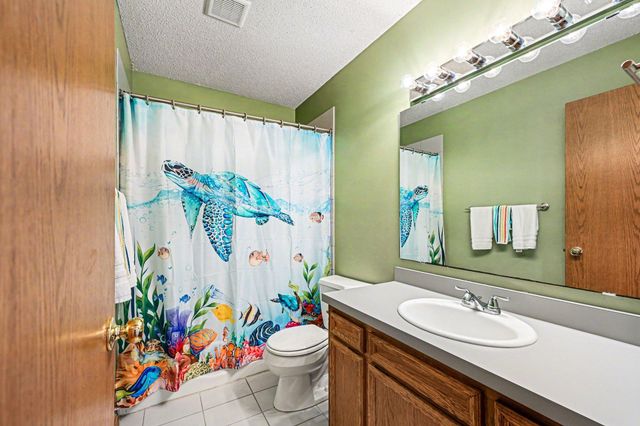 675 Bridle Ridge Circle, Eagan, MN 55123