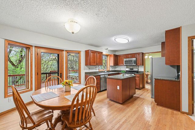 675 Bridle Ridge Circle, Eagan, MN 55123