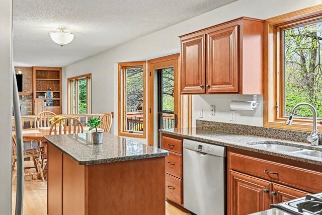 675 Bridle Ridge Circle, Eagan, MN 55123