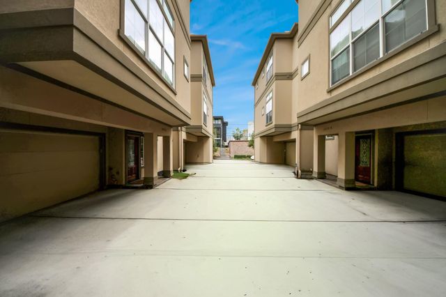 4506 Feagan Street B, Houston, TX 77007