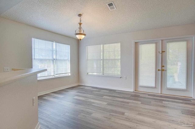 2029 Shadow Lake Dr, Gulf Breeze, FL 32563