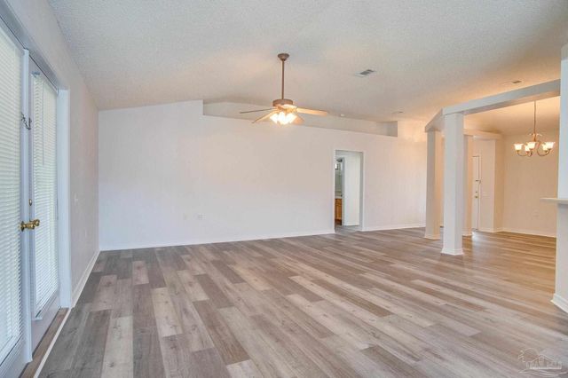 2029 Shadow Lake Dr, Gulf Breeze, FL 32563