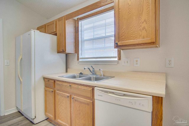 2029 Shadow Lake Dr, Gulf Breeze, FL 32563