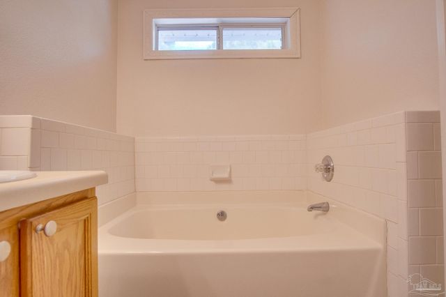 2029 Shadow Lake Dr, Gulf Breeze, FL 32563