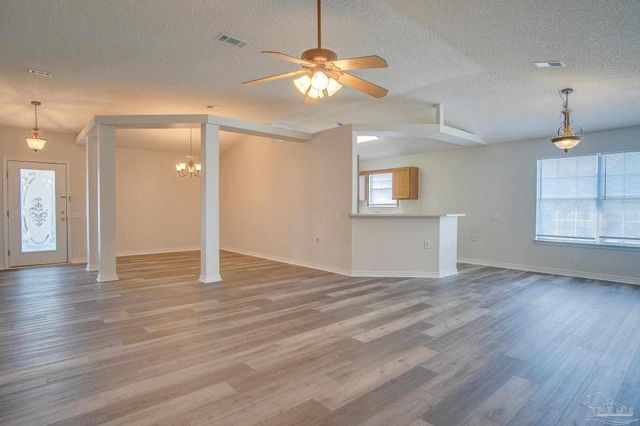 2029 Shadow Lake Dr, Gulf Breeze, FL 32563