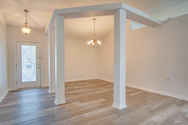 2029 Shadow Lake Dr, Gulf Breeze, FL 32563