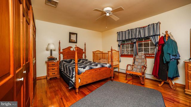 240 EVANS RD, Lititz, PA 17543