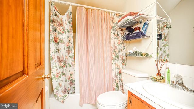 240 EVANS RD, Lititz, PA 17543