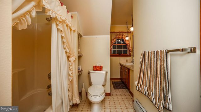 240 EVANS RD, Lititz, PA 17543