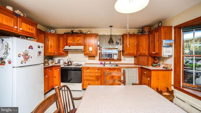 240 EVANS RD, Lititz, PA 17543