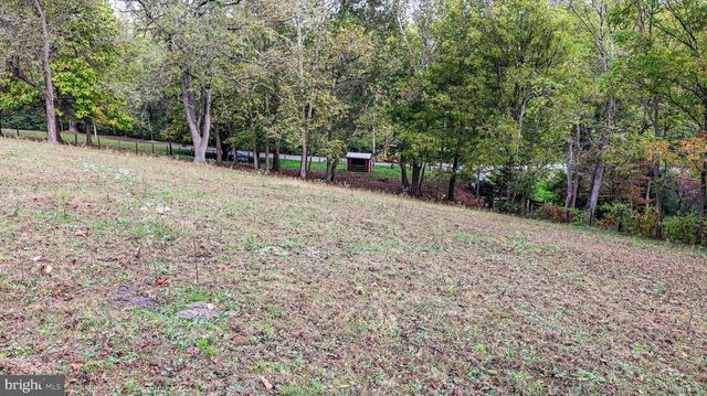 240 EVANS RD, Lititz, PA 17543