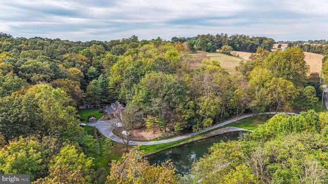 240 EVANS RD, Lititz, PA 17543