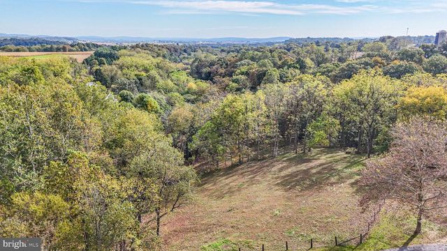 240 EVANS RD, Lititz, PA 17543