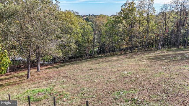 240 EVANS RD, Lititz, PA 17543