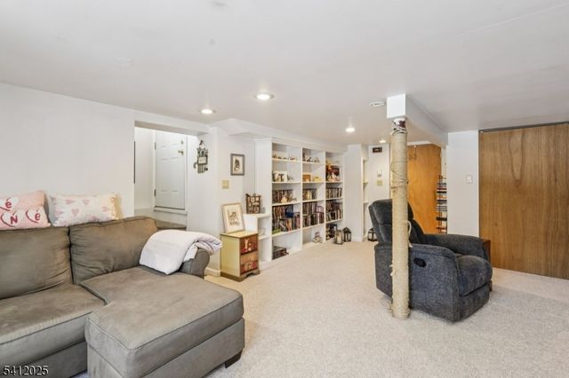 19 Honeyman Pl, Berkeley Heights Twp., NJ 07922