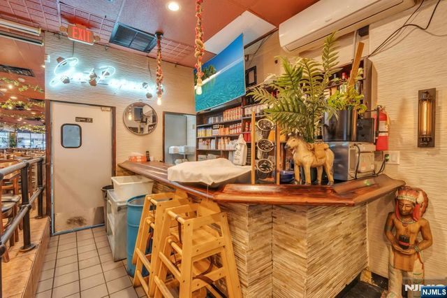 5910 Bergenline Avenue, West New York, NJ 07093