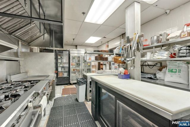 5910 Bergenline Avenue, West New York, NJ 07093