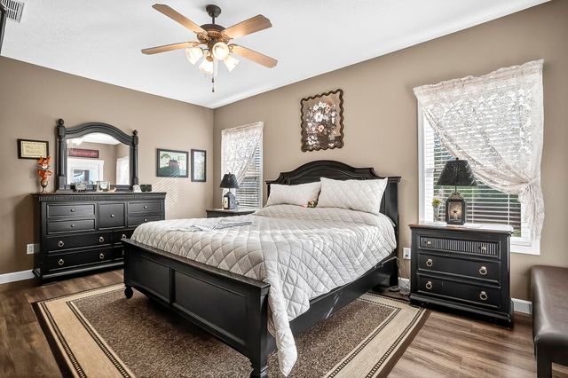 810 E Montarosa Drive, Nixa, MO 65714