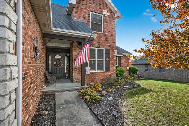 810 E Montarosa Drive, Nixa, MO 65714