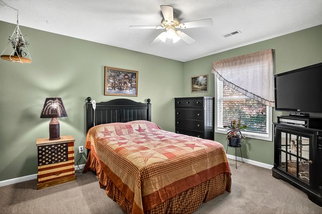 810 E Montarosa Drive, Nixa, MO 65714