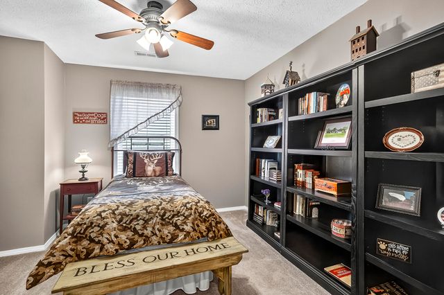 810 E Montarosa Drive, Nixa, MO 65714