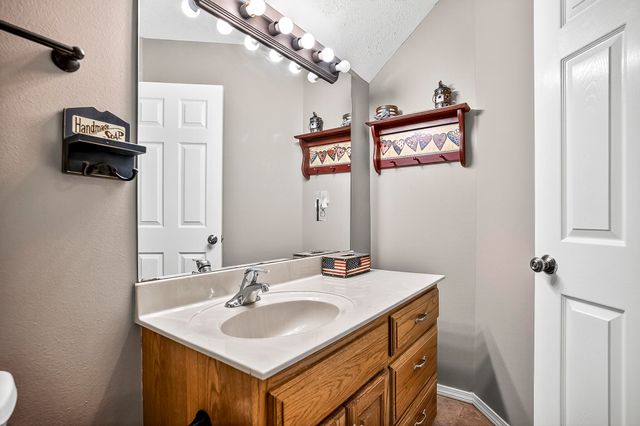 810 E Montarosa Drive, Nixa, MO 65714