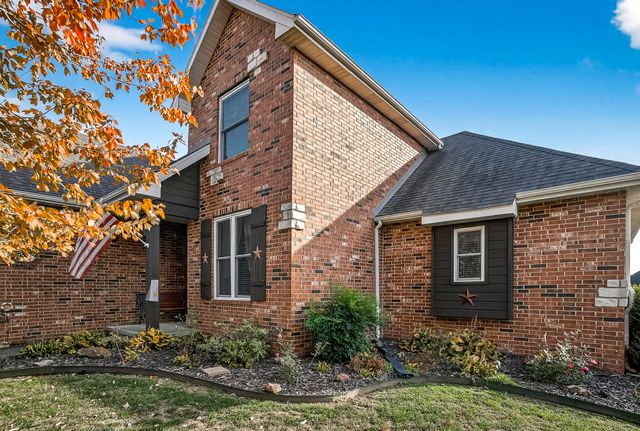 810 E Montarosa Drive, Nixa, MO 65714