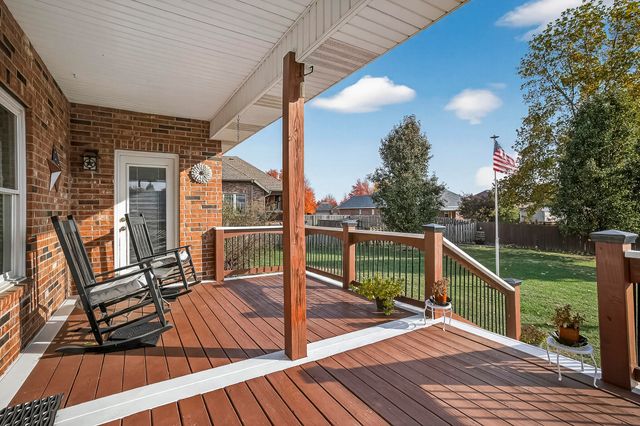 810 E Montarosa Drive, Nixa, MO 65714