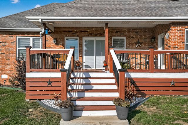 810 E Montarosa Drive, Nixa, MO 65714