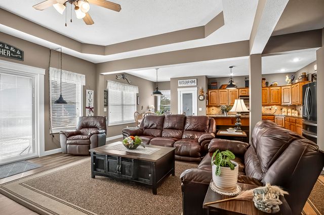 810 E Montarosa Drive, Nixa, MO 65714