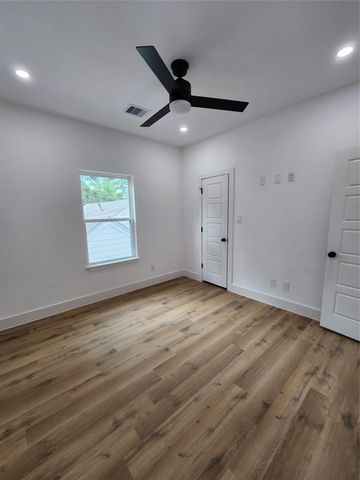 316 S Sandra Street A, Conroe, TX 77301