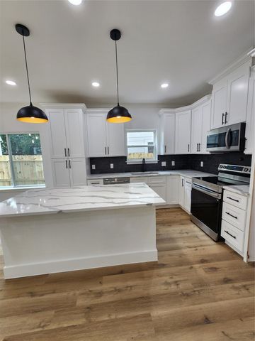 316 S Sandra Street A, Conroe, TX 77301