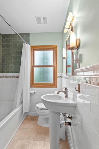 2081 Jefferson Avenue, Saint Paul, MN 55105