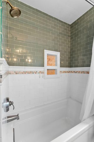 2081 Jefferson Avenue, Saint Paul, MN 55105