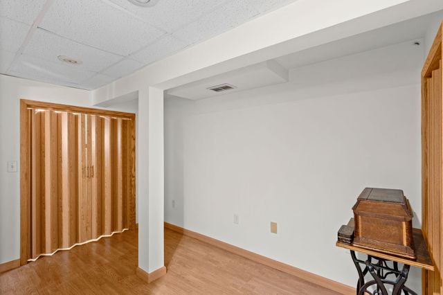 2081 Jefferson Avenue, Saint Paul, MN 55105