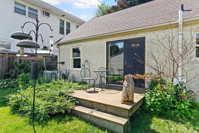 2081 Jefferson Avenue, Saint Paul, MN 55105