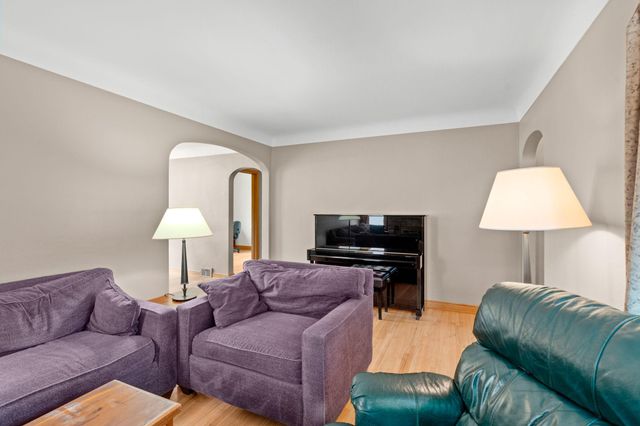 2081 Jefferson Avenue, Saint Paul, MN 55105