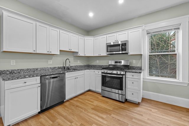 25 Howes St. 3A, Boston, MA 02125