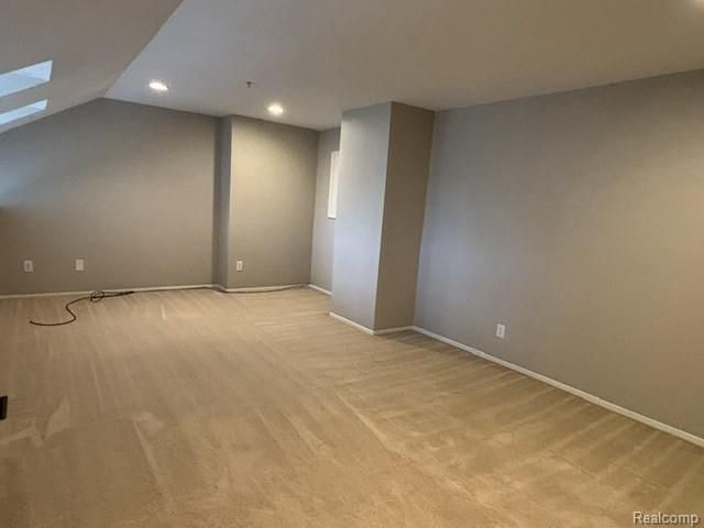 655 Lewa Downs Drive, Pontiac, MI 48341