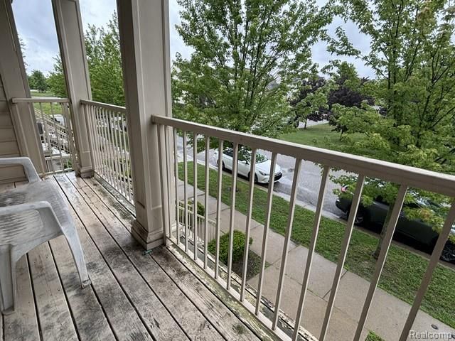 655 Lewa Downs Drive, Pontiac, MI 48341