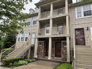 655 Lewa Downs Drive, Pontiac, MI 48341