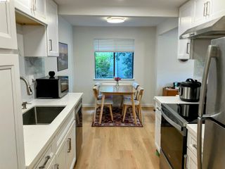 8761 Mountain Blvd 11, Oakland, CA 94605