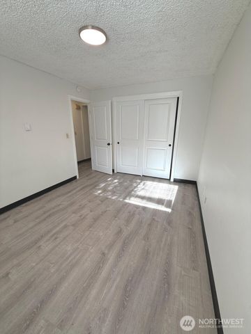 816 NW 60th St, Seattle, WA 98107