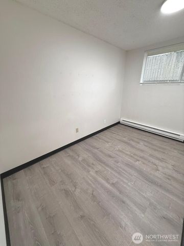 816 NW 60th St, Seattle, WA 98107