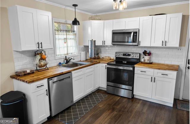 210 S Parkway Drive, Sylvania, GA 30467