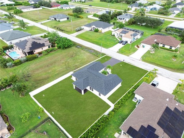 204 NW 24th PL, Cape Coral, FL 33993
