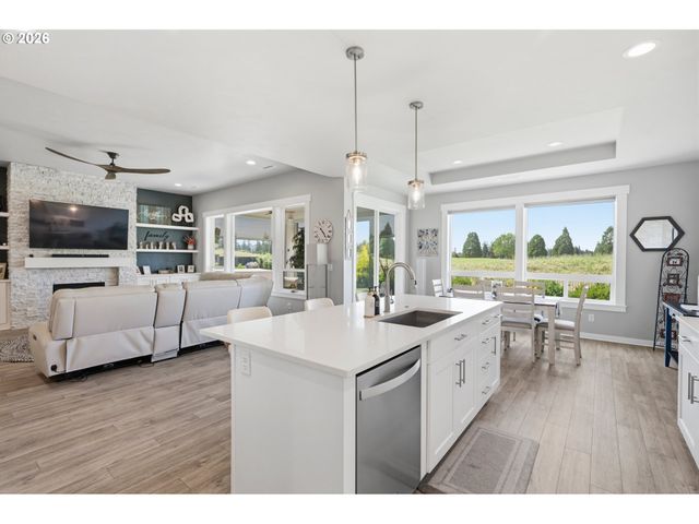6302 Se MCINNIS St, Hillsboro, OR 97123
