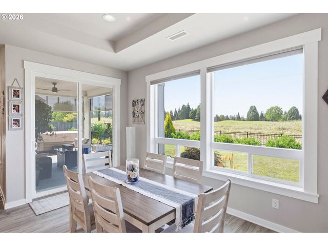 6302 Se MCINNIS St, Hillsboro, OR 97123