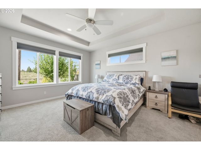 6302 Se MCINNIS St, Hillsboro, OR 97123